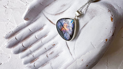 Labradorite and Silver Pendant Necklace – Aurora Whisper