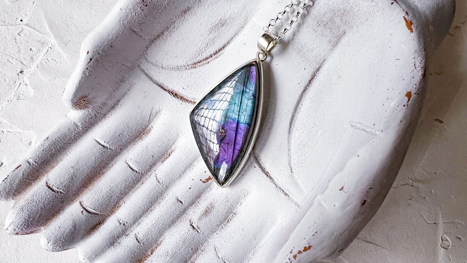 Mystic Horizon - Silver and Labradorite Pendant - Copper Jewels