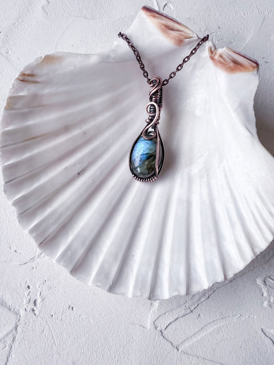 Playful Labradorite and Copper Wire Pendant - Copper Jewels