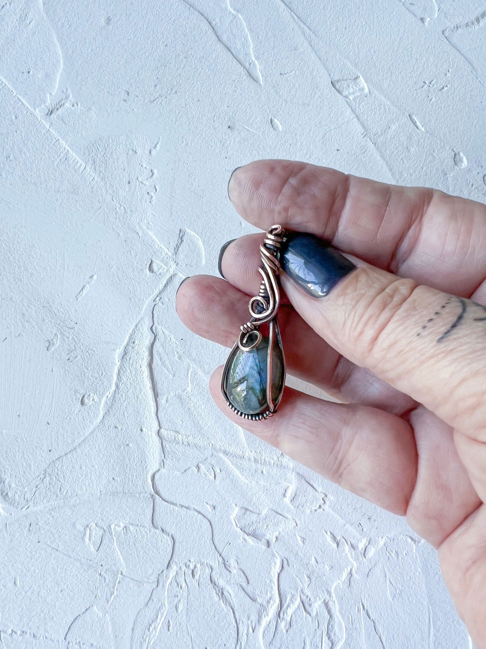Playful Labradorite and Copper Wire Pendant - Copper Jewels