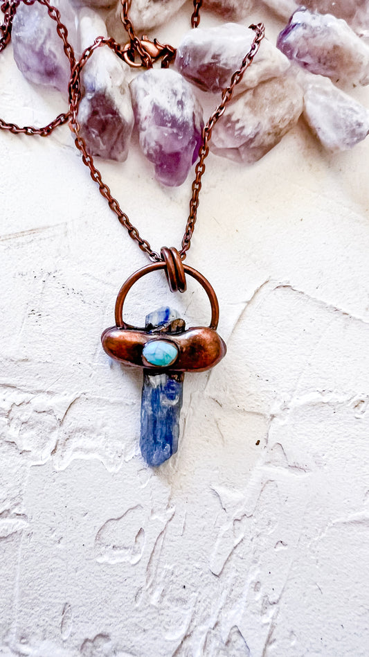 Forest Sorceress Pendant – Kyanite and Turquoise Howlite